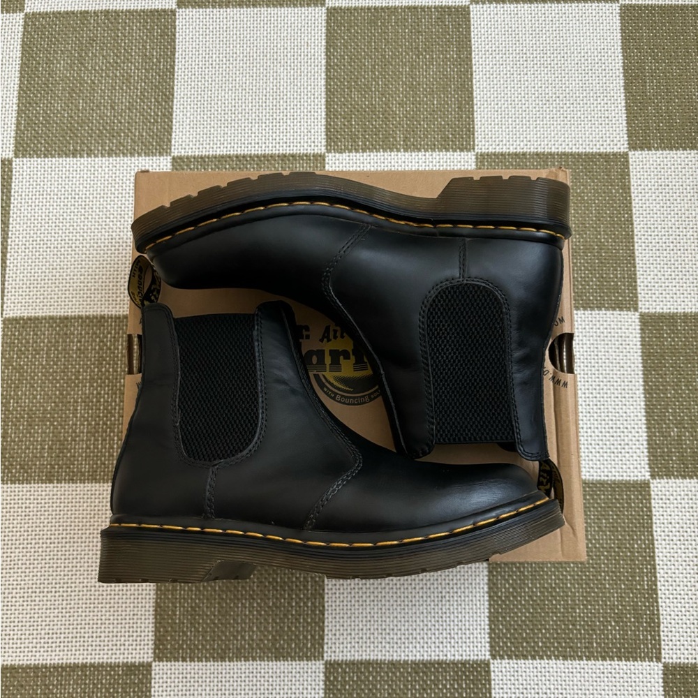 Doc Martens 2976 Black Chelsea Boot - W8